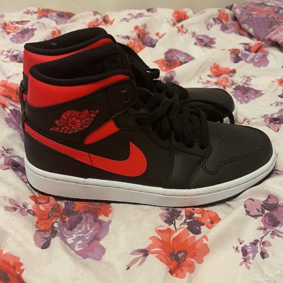 Jordan 1s Mid “ Siren Red “ - Picture 2 of 5